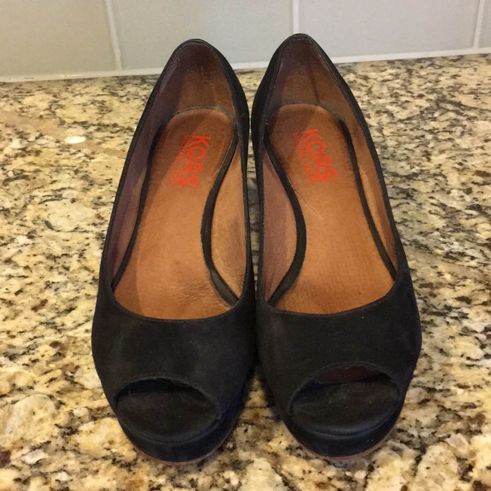 Michael Kors - size 7 - black suede platform heels